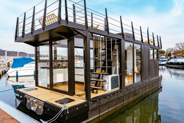 Sogni anche tu l’esperienza di una vacanza in houseboat? Ecco alcuni consigli!