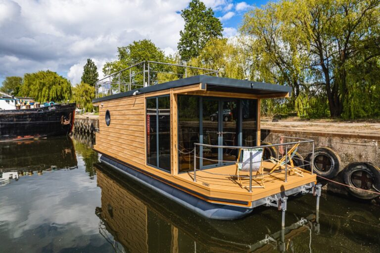 Sogni anche tu l’esperienza di una vacanza in houseboat? Ecco alcuni consigli!