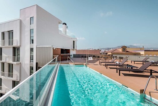 Vicino alle principali attrazioni cittadine, scopriamo l’eleganza dell’hotel NH Málaga