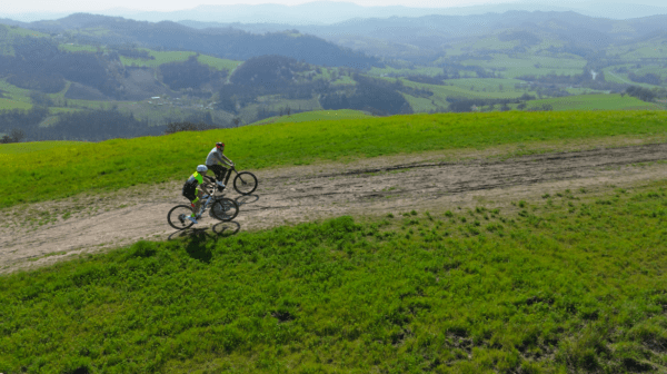 L’Emilia che non ti aspetti: Scandiano tra storia, natura e bike in prima visione il 15 aprile