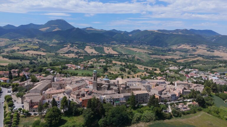 Apiro tra cultura, natura e adrenalina: le Marche che non ti aspetti, in prima visione il 22 luglio