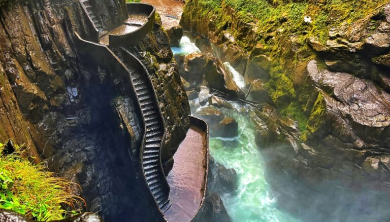 La cascata più adrenalinica al mondo è la Pailón del Diablo, in Ecuador