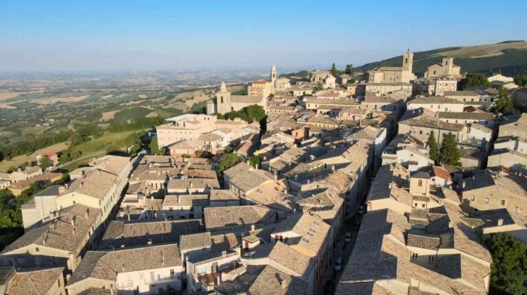 Ribalta nazionale per il “Girolamo Varnelli” di Cingoli: alunni e professori protagonisti di una puntata di Una gita di Gusto