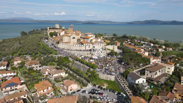 Torna la Festa del Tulipano: il 25, 28 e 30 aprile a Castiglione del Lago in Umbria