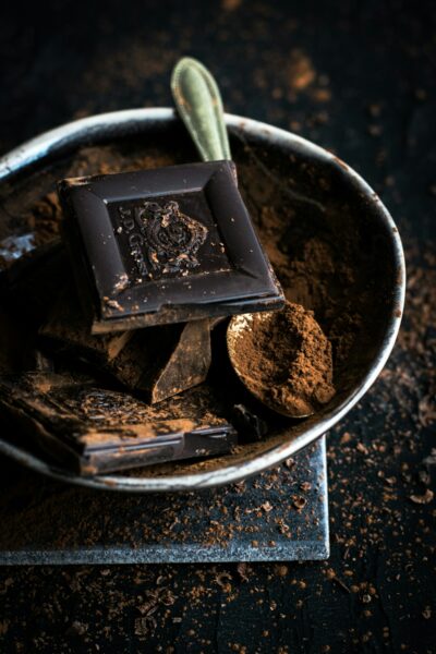 I tanti benefici del cioccolato fondente: lo hai mai mangiato prima di dormire?