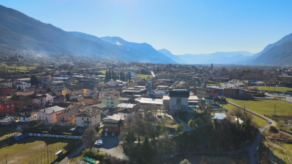 Un’avventura invernale nella straordinaria cornice della Valle Camonica: Darfo Boario Terme in prima visione su Sky martedì 6 febbraio