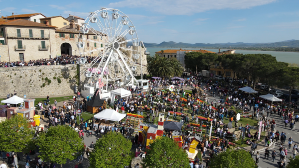 Torna la Festa del Tulipano: il 25, 28 e 30 aprile a Castiglione del Lago in Umbria