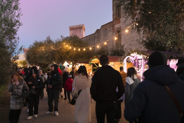 Luci sul Trasimeno: il 7 Dicembre in Umbria si accende l’albero di Natale sull’acqua più grande al mondo