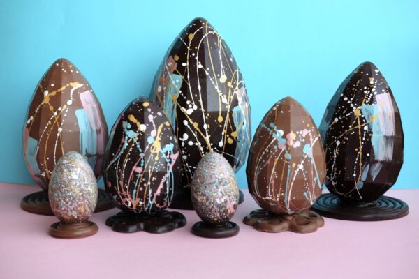 Chi ha inventato le uova di cioccolato con la sorpresa che si regalano a Pasqua?