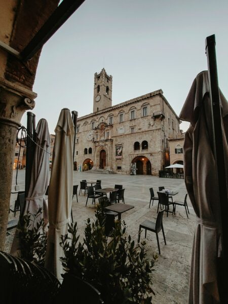 Ascoli Piceno: una piccola oasi di pace, economica e priva di traffico