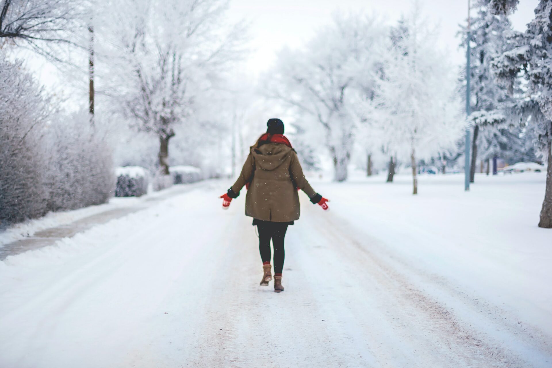 Camminare in inverno all’aria aperta fa bene alla nostra salute e ci rende più felici!