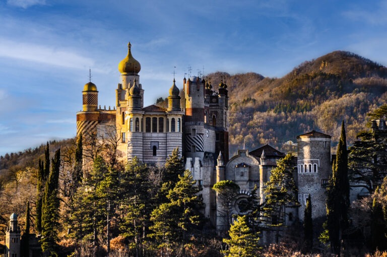 Sei mai stato a Rocchetta Mattei? Fu dimora del conte Cesare, letterato, politico e medico