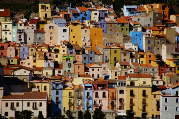 Bosa: il borgo colorato della Sardegna da scoprire in autunno
