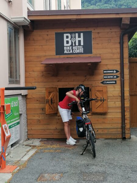 Bike Hotel Alla Corte: vivi Bassano del Grappa tra comfort, natura e avventura su due ruote