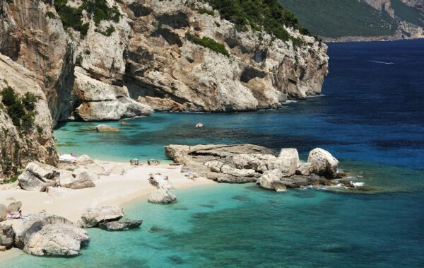 La sarda Cala Mariolu è la spiaggia più bella d’Europa (e la seconda più bella del mondo)