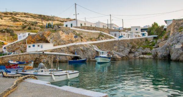 In Grecia c’è un’isola che vi pagherà 23 mila euro se vi trasferirete a vivere lì!