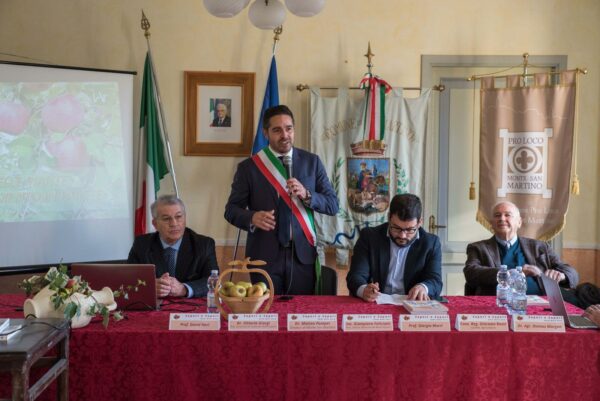 Monte San Martino celebra la Mela Rosa: saperi e sapori tra gusto e biodiversità