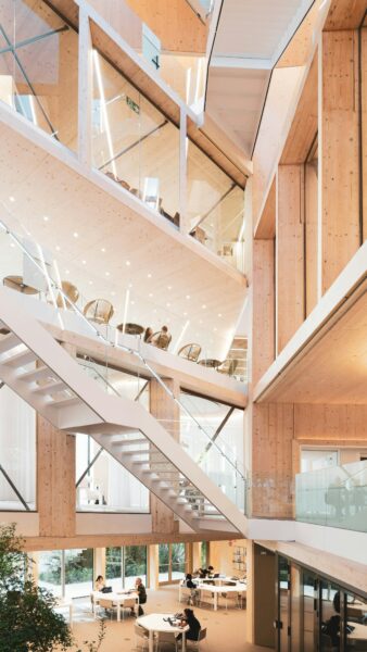 Si trova a Barcellona, non la conoscono in tanti, ma è la biblioteca più bella al mondo