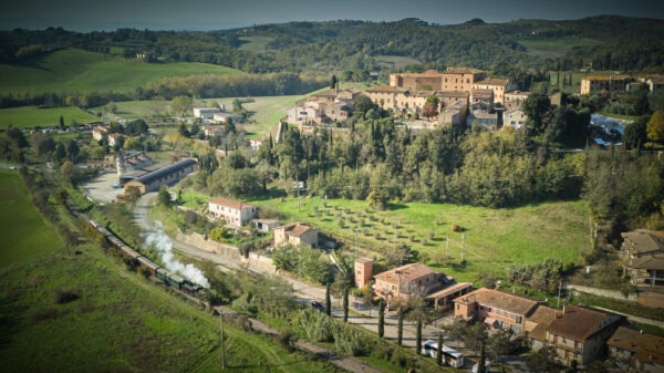 L’autunno profuma di tartufo: l’8-9 e 14-15-16 novembre San Giovanni d’Asso celebra il bianco delle Crete Senesi
