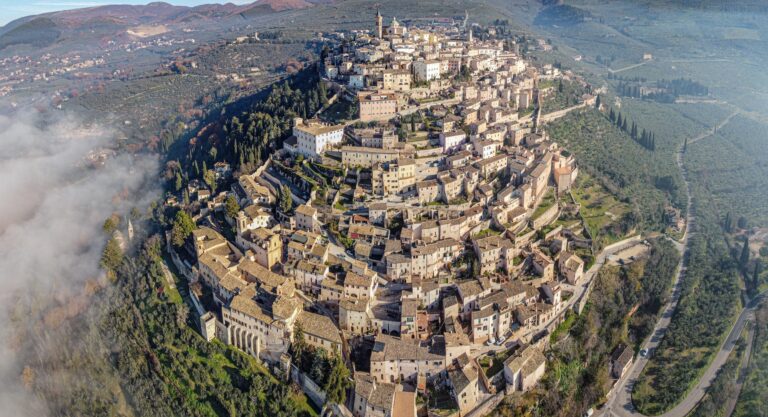 “Una gita fuoriporta” nella Repubblica di San Marino: martedì 11 aprile, su Sky!