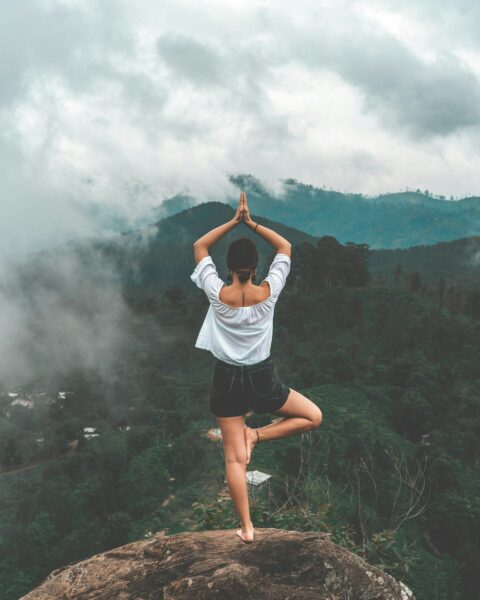 Lo yoga come disciplina di vita: tutti sul tappetino, oggi è la ricorrenza internazionale