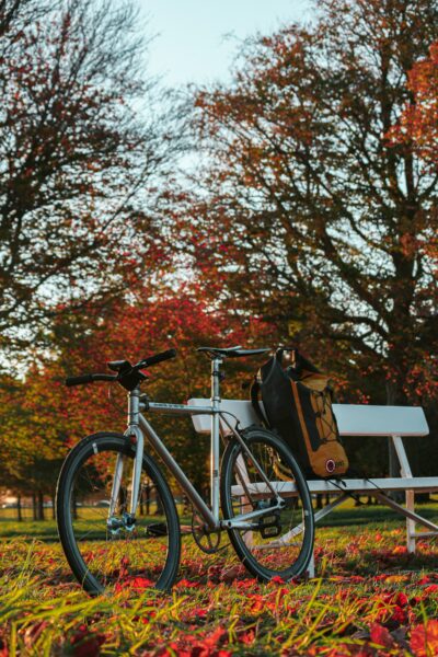 Gli itinerari più scenografici per una pedalata d’autunno in Italia