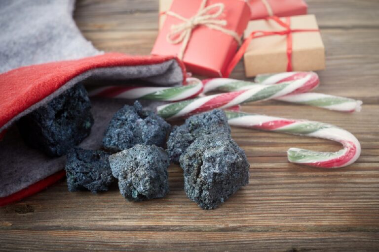 Epifania 2024: ecco cosa non deve mancare nella Calza della Befana