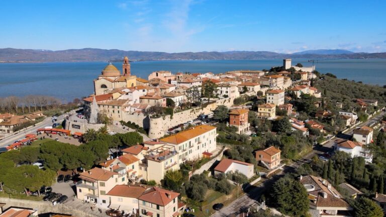 Castiglione del Lago si prepara per la “Festa del Tulipano”, dal 21 aprile al 1° maggio