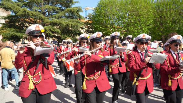 Si avvicina la “Festa del Tulipano” di Castiglione del Lago, accanto alle acque del Trasimeno