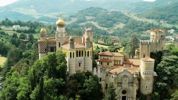 Sei mai stato a Rocchetta Mattei? Fu dimora del conte Cesare, letterato, politico e medico