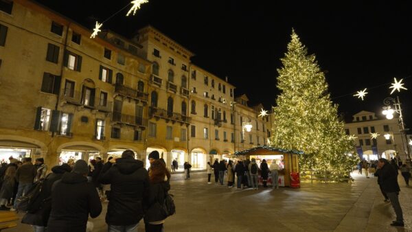 Un viaggio tra sapori e tradizioni venete: l’incanto del Natale in prima visione il 17 dicembre