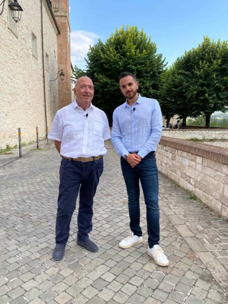 Il Grand Tour delle Marche con Frasassi Experience protagonista della serie tv “Una gita fuoriporta” su Sky, DT e live streaming