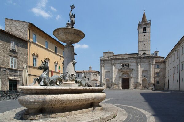 Ascoli Piceno: una piccola oasi di pace, economica e priva di traffico