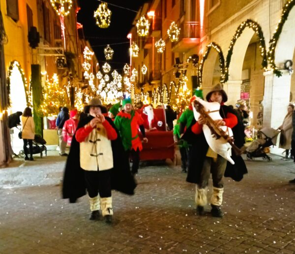 Si scrive Natale nelle Marche, si legge Fossombrone: dall’8 dicembre torna la magia dell’Avvento