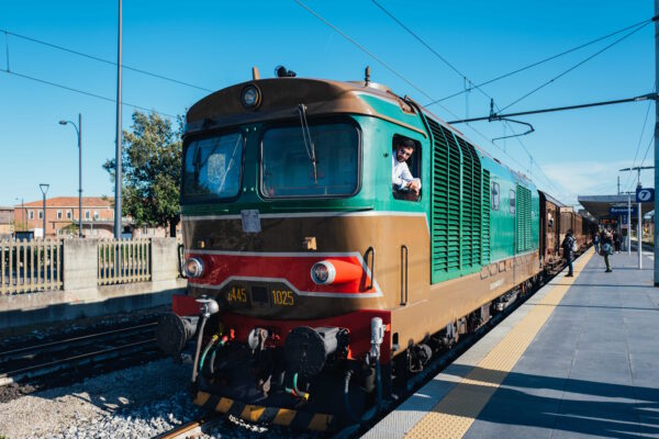 Dal 2 settembre torna a viaggiare a bordo del magnifico Treno di Dante!